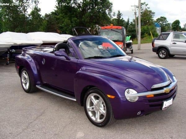 2004 Chevrolet SSR - Image 2