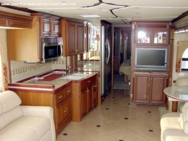 2007 Newmar Essex 4508  -  Bath & 1/2 - Image 3