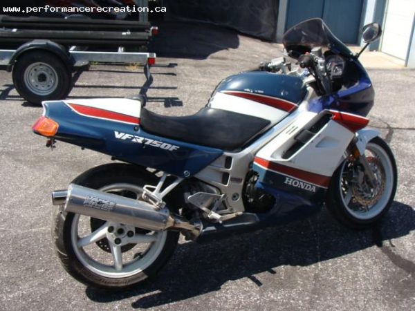 1993 Honda VFR 750 F - Image 2