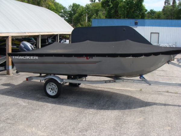 Tracker v14 fishing boat with 9.9 Yamaha and trailer ONE OWNER