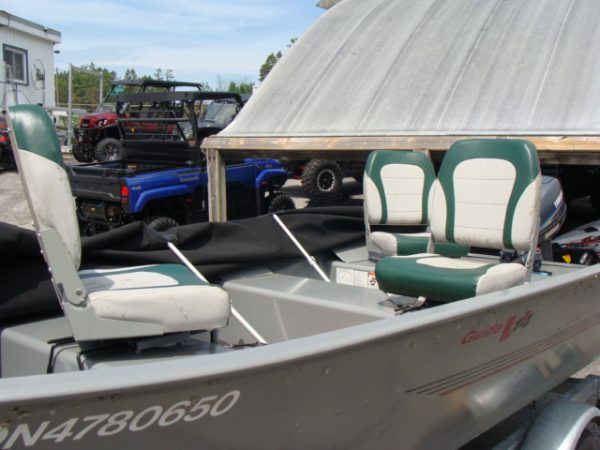 Tracker v14 fishing boat with 9.9 Yamaha and trailer ONE OWNER - Image 4