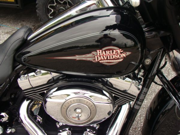 2011 Harley Davidson Classic Bagger - Image 2